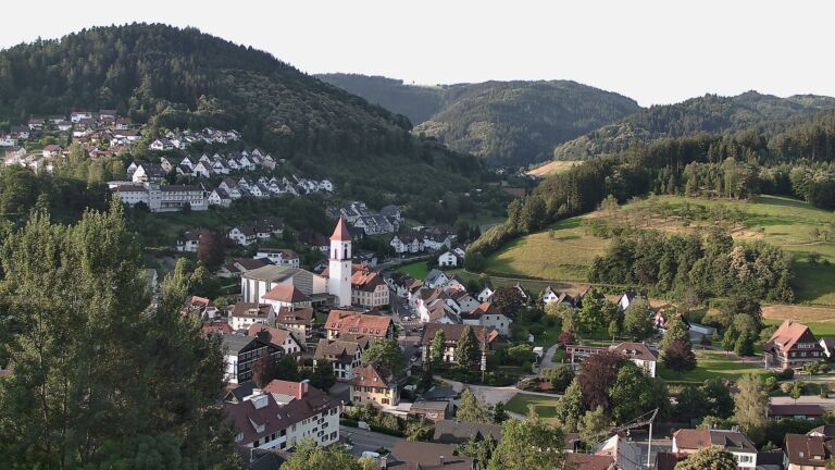 Dieses Bild zeigt eine Webcam-Aufnahme von Ottenhöfen, aufgenommen am Samstag, den 27.06.2026 um 07:00 Uhr