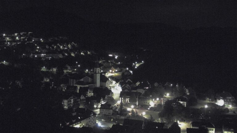 Dieses Bild zeigt eine Webcam-Aufnahme von Ottenhöfen, aufgenommen am Sonntag, den 17.05.2026 um 01:00 Uhr