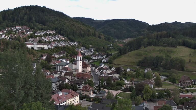 Dieses Bild zeigt eine Webcam-Aufnahme von Ottenhöfen, aufgenommen am Donnerstag, den 10.09.2026 um 18:00 Uhr