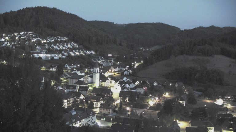 Dieses Bild zeigt eine Webcam-Aufnahme von Ottenhöfen, aufgenommen am Freitag, den 14.08.2026 um 21:30 Uhr
