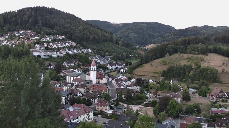 Dieses Bild zeigt eine Webcam-Aufnahme von Ottenhöfen, aufgenommen am Mittwoch, den 12.08.2026 um 06:20 Uhr
