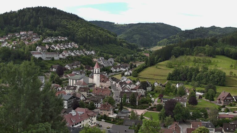 Dieses Bild zeigt eine Webcam-Aufnahme von Ottenhöfen, aufgenommen am Samstag, den 06.06.2026 um 09:00 Uhr
