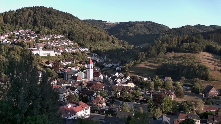 Dieses Bild zeigt eine Webcam-Aufnahme von Ottenhöfen, aufgenommen am Mittwoch, den 12.08.2026 um 19:40 Uhr