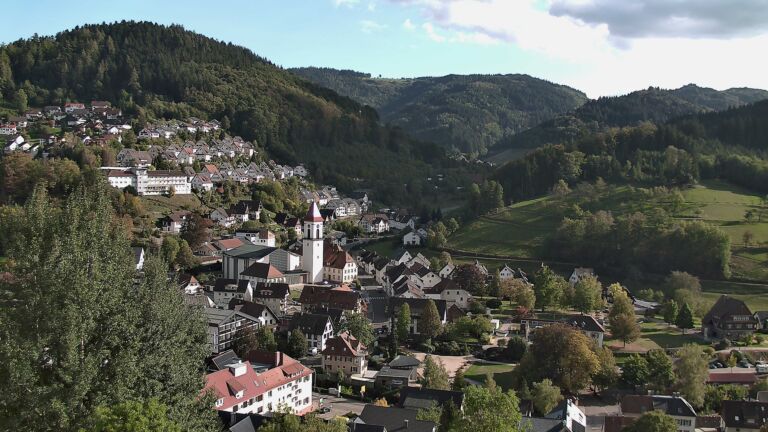 Dieses Bild zeigt eine Webcam-Aufnahme von Ottenhöfen, aufgenommen am Freitag, den 02.10.2026 um 16:30 Uhr