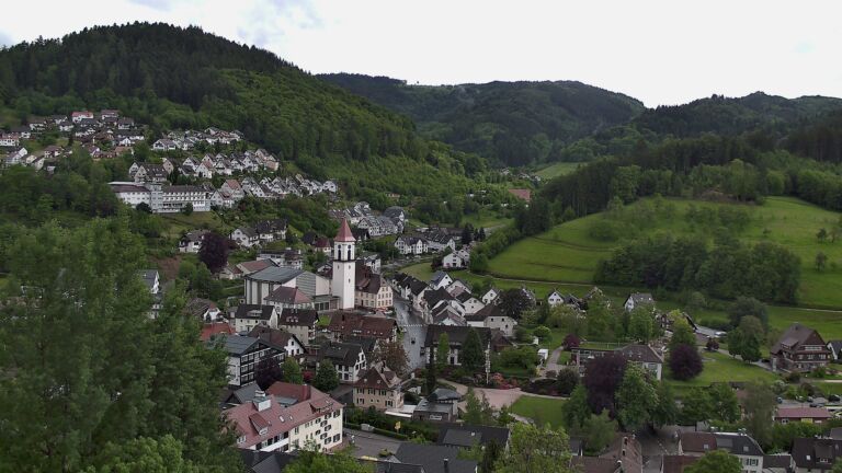 Dieses Bild zeigt eine Webcam-Aufnahme von Ottenhöfen, aufgenommen am Donnerstag, den 14.05.2026 um 16:40 Uhr