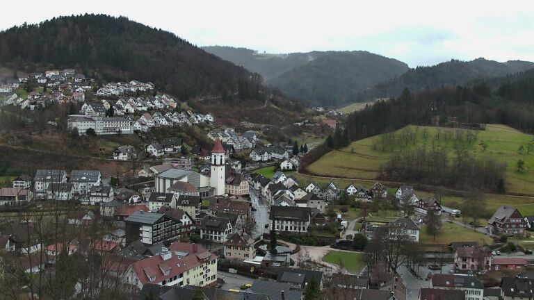 Dieses Bild zeigt eine Webcam-Aufnahme von Ottenhöfen, aufgenommen am Montag, den 16.02.2026 um 16:00 Uhr