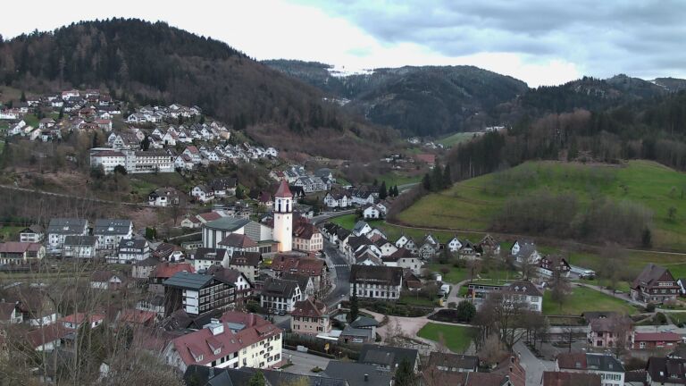 Dieses Bild zeigt eine Webcam-Aufnahme von Ottenhöfen, aufgenommen am Donnerstag, den 26.03.2026 um 18:50 Uhr