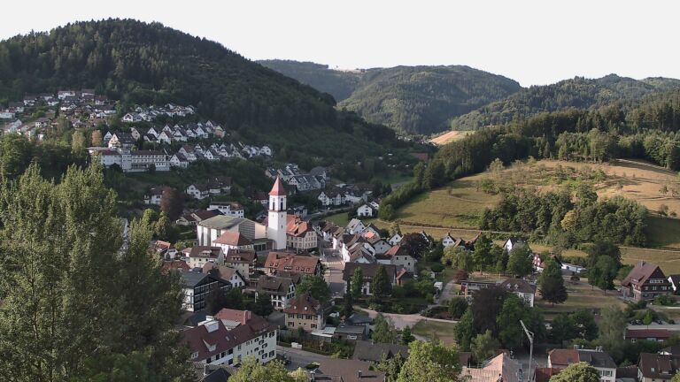 Dieses Bild zeigt eine Webcam-Aufnahme von Ottenhöfen, aufgenommen am Montag, den 20.07.2026 um 07:50 Uhr