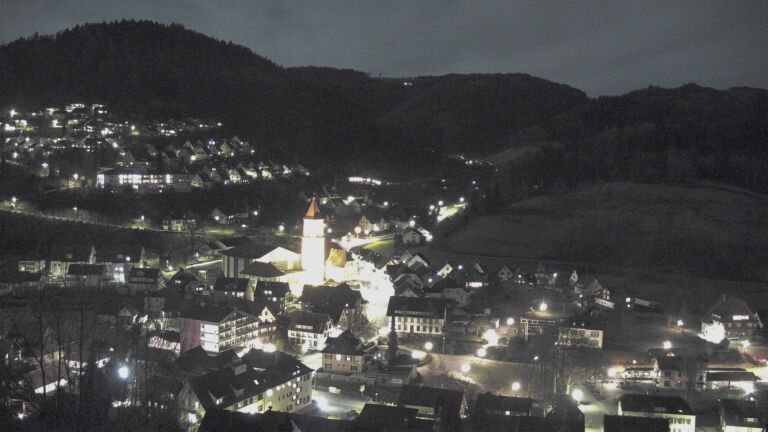 Dieses Bild zeigt eine Webcam-Aufnahme von Ottenhöfen, aufgenommen am Sonntag, den 01.02.2026 um 19:40 Uhr