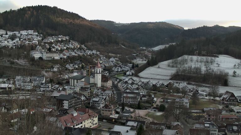 Dieses Bild zeigt eine Webcam-Aufnahme von Ottenhöfen, aufgenommen am Dienstag, den 30.12.2025 um 15:50 Uhr