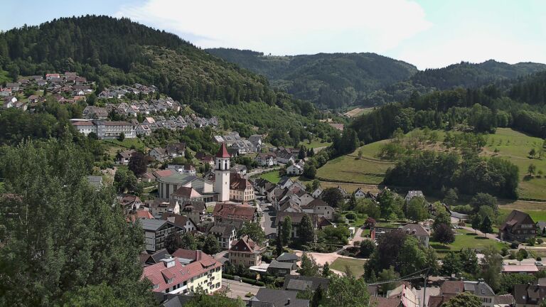 Dieses Bild zeigt eine Webcam-Aufnahme von Ottenhöfen, aufgenommen am Sonntag, den 28.06.2026 um 15:10 Uhr