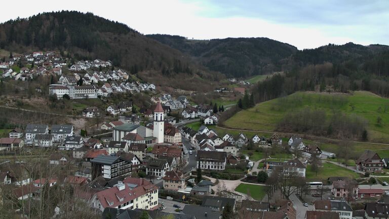 Dieses Bild zeigt eine Webcam-Aufnahme von Ottenhöfen, aufgenommen am Freitag, den 13.03.2026 um 17:40 Uhr