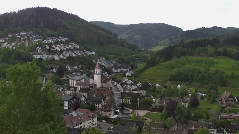 Dieses Bild zeigt eine Webcam-Aufnahme von Ottenhöfen, aufgenommen am Sonntag, den 03.05.2026 um 08:20 Uhr