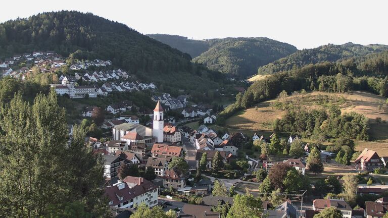 Dieses Bild zeigt eine Webcam-Aufnahme von Ottenhöfen, aufgenommen am Freitag, den 07.08.2026 um 07:30 Uhr