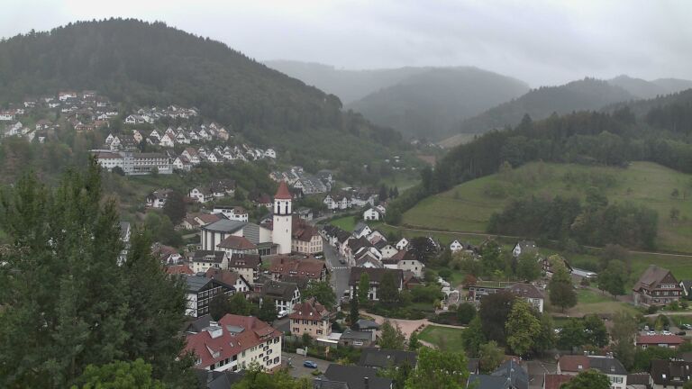 Dieses Bild zeigt eine Webcam-Aufnahme von Ottenhöfen, aufgenommen am Freitag, den 18.09.2026 um 14:00 Uhr