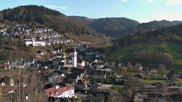 Dieses Bild zeigt eine Webcam-Aufnahme von Ottenhöfen, aufgenommen am Donnerstag, den 19.03.2026 um 17:10 Uhr