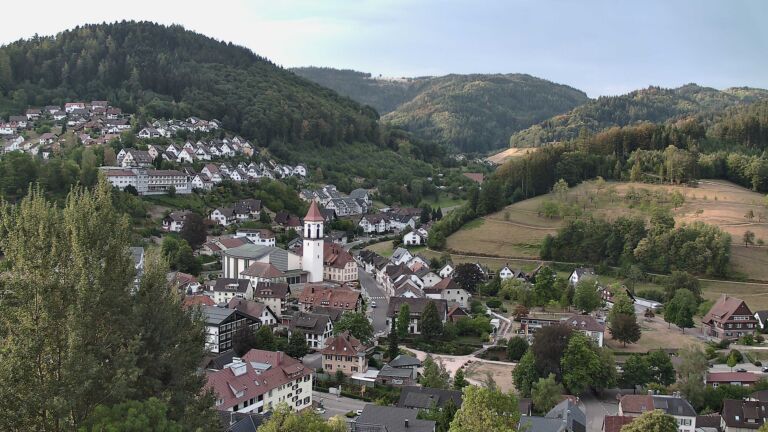 Dieses Bild zeigt eine Webcam-Aufnahme von Ottenhöfen, aufgenommen am Samstag, den 15.08.2026 um 07:30 Uhr