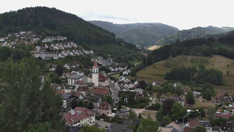 Dieses Bild zeigt eine Webcam-Aufnahme von Ottenhöfen, aufgenommen am Montag, den 27.07.2026 um 10:20 Uhr