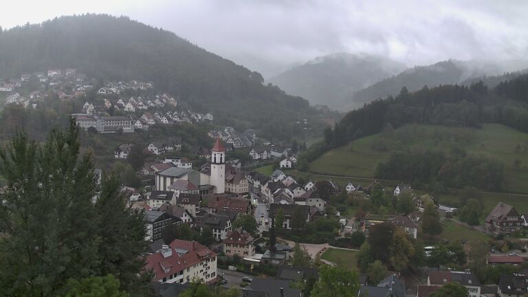 Dieses Bild zeigt eine Webcam-Aufnahme von Ottenhöfen, aufgenommen am Donnerstag, den 08.10.2026 um 17:30 Uhr