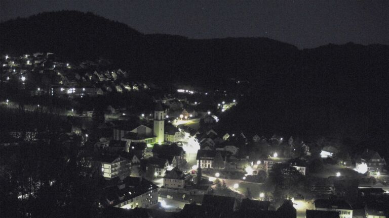 Dieses Bild zeigt eine Webcam-Aufnahme von Ottenhöfen, aufgenommen am Sonntag, den 26.04.2026 um 05:00 Uhr