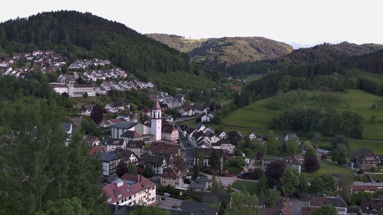 Dieses Bild zeigt eine Webcam-Aufnahme von Ottenhöfen, aufgenommen am Samstag, den 16.05.2026 um 19:40 Uhr