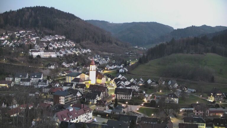 Dieses Bild zeigt eine Webcam-Aufnahme von Ottenhöfen, aufgenommen am Mittwoch, den 18.03.2026 um 19:00 Uhr