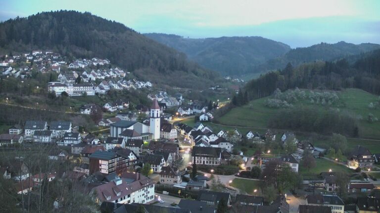 Dieses Bild zeigt eine Webcam-Aufnahme von Ottenhöfen, aufgenommen am Dienstag, den 14.04.2026 um 20:40 Uhr