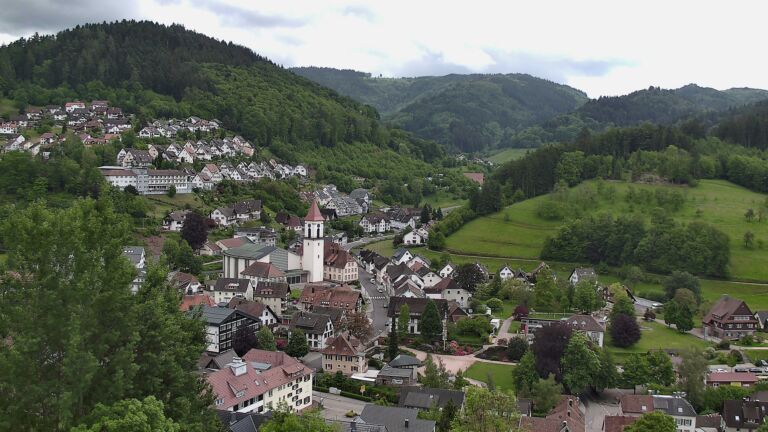 Dieses Bild zeigt eine Webcam-Aufnahme von Ottenhöfen, aufgenommen am Samstag, den 16.05.2026 um 12:30 Uhr