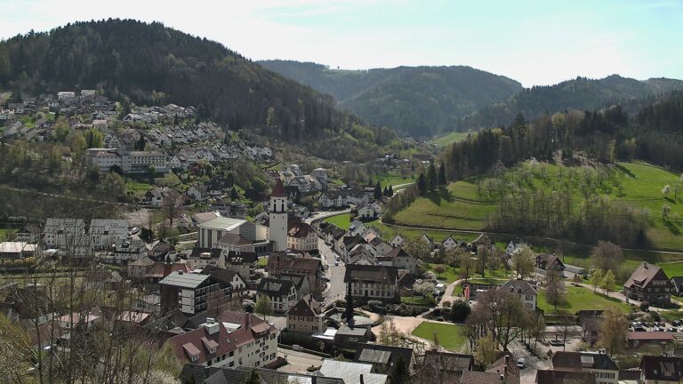 Dieses Bild zeigt eine Webcam-Aufnahme von Ottenhöfen, aufgenommen am Donnerstag, den 09.04.2026 um 12:30 Uhr