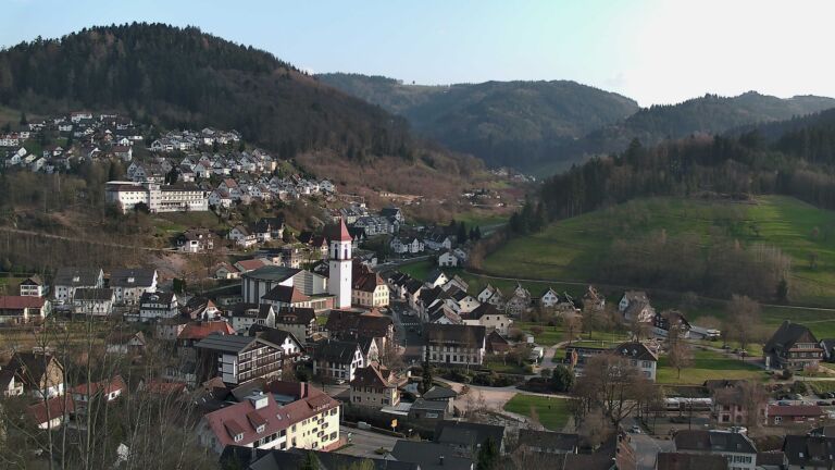 Dieses Bild zeigt eine Webcam-Aufnahme von Ottenhöfen, aufgenommen am Sonntag, den 22.03.2026 um 17:10 Uhr