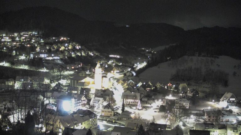 Dieses Bild zeigt eine Webcam-Aufnahme von Ottenhöfen, aufgenommen am Sonntag, den 04.01.2026 um 19:10 Uhr