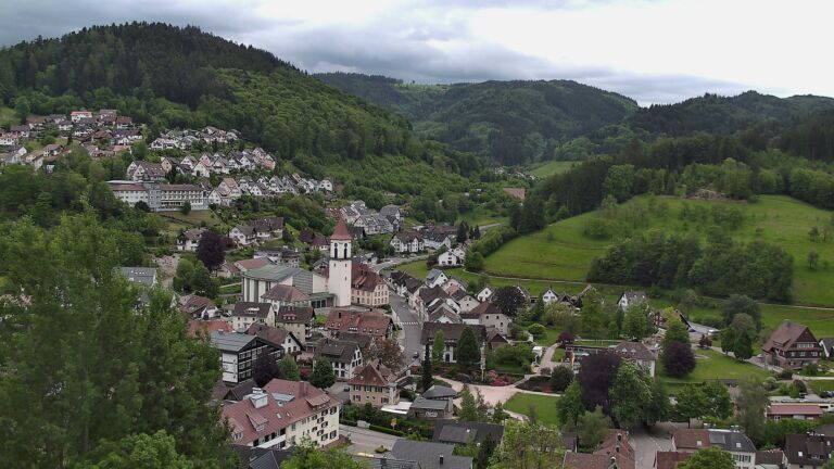 Dieses Bild zeigt eine Webcam-Aufnahme von Ottenhöfen, aufgenommen am Mittwoch, den 13.05.2026 um 14:40 Uhr