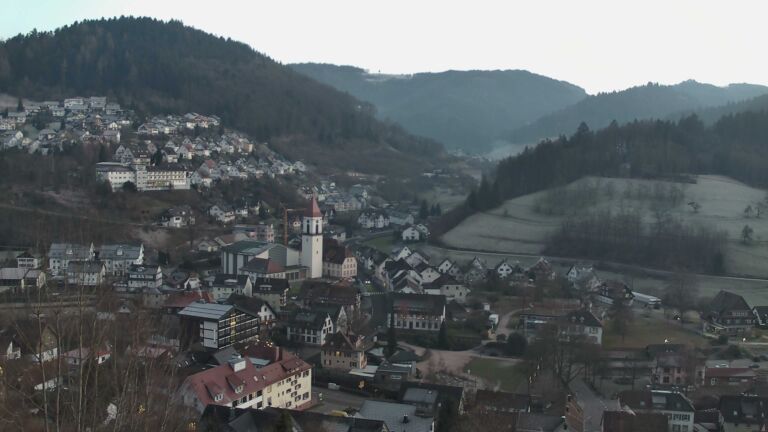 Dieses Bild zeigt eine Webcam-Aufnahme von Ottenhöfen, aufgenommen am Freitag, den 26.12.2025 um 16:50 Uhr