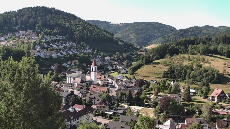 Dieses Bild zeigt eine Webcam-Aufnahme von Ottenhöfen, aufgenommen am Freitag, den 10.07.2026 um 09:10 Uhr