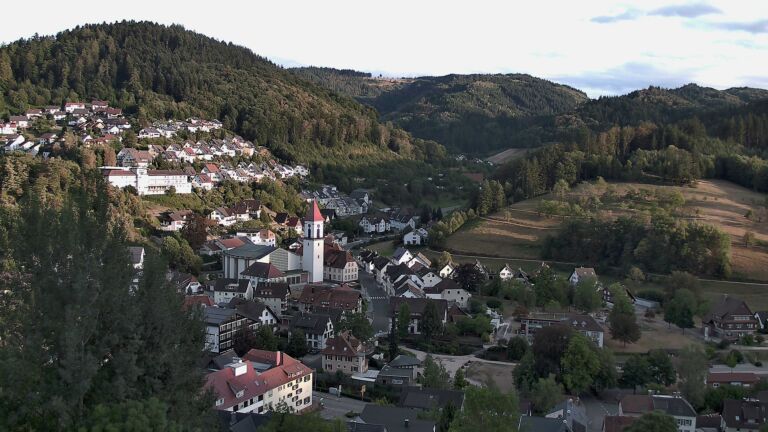 Dieses Bild zeigt eine Webcam-Aufnahme von Ottenhöfen, aufgenommen am Donnerstag, den 20.08.2026 um 19:40 Uhr