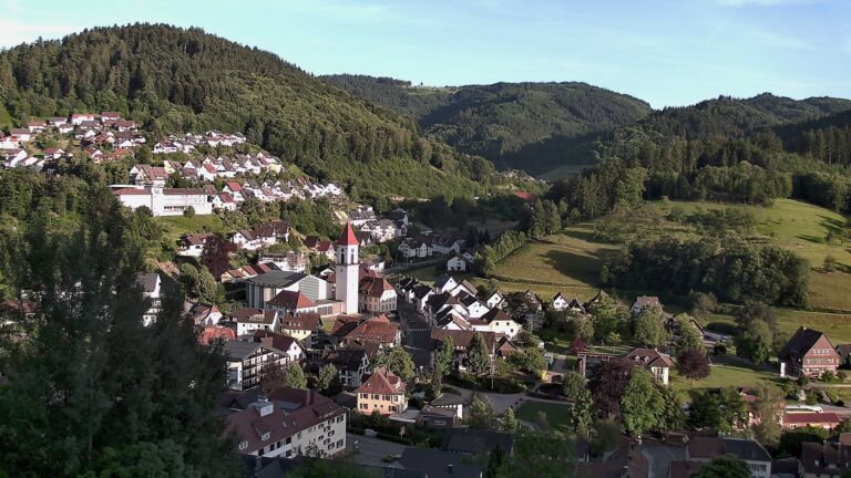 Dieses Bild zeigt eine Webcam-Aufnahme von Ottenhöfen, aufgenommen am Sonntag, den 07.06.2026 um 20:00 Uhr