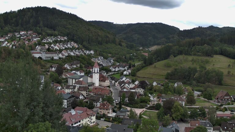 Dieses Bild zeigt eine Webcam-Aufnahme von Ottenhöfen, aufgenommen am Mittwoch, den 09.09.2026 um 13:50 Uhr