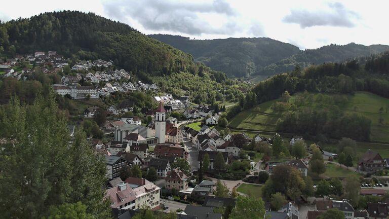 Dieses Bild zeigt eine Webcam-Aufnahme von Ottenhöfen, aufgenommen am Samstag, den 10.10.2026 um 14:00 Uhr