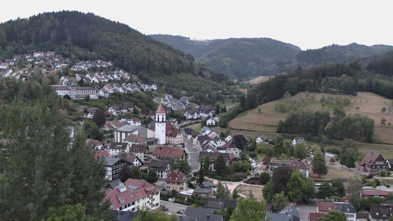 Dieses Bild zeigt eine Webcam-Aufnahme von Ottenhöfen, aufgenommen am Dienstag, den 25.08.2026 um 06:40 Uhr