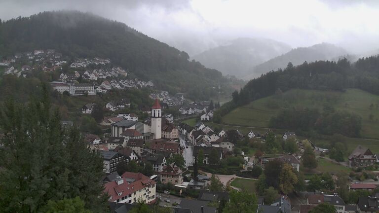 Dieses Bild zeigt eine Webcam-Aufnahme von Ottenhöfen, aufgenommen am Donnerstag, den 08.10.2026 um 13:10 Uhr