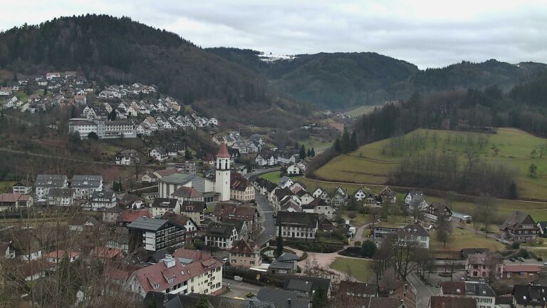 Dieses Bild zeigt eine Webcam-Aufnahme von Ottenhöfen, aufgenommen am Freitag, den 30.01.2026 um 13:30 Uhr