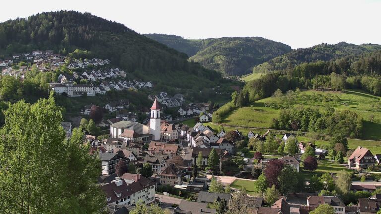 Dieses Bild zeigt eine Webcam-Aufnahme von Ottenhöfen, aufgenommen am Samstag, den 02.05.2026 um 08:20 Uhr