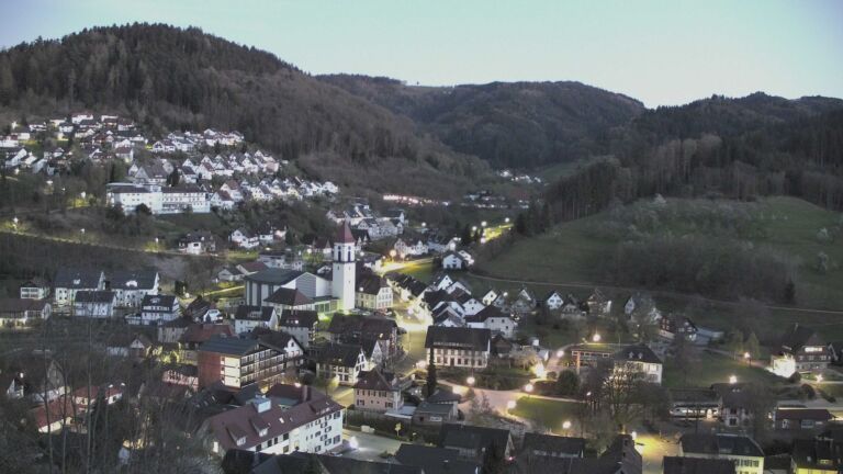 Dieses Bild zeigt eine Webcam-Aufnahme von Ottenhöfen, aufgenommen am Mittwoch, den 08.04.2026 um 20:40 Uhr