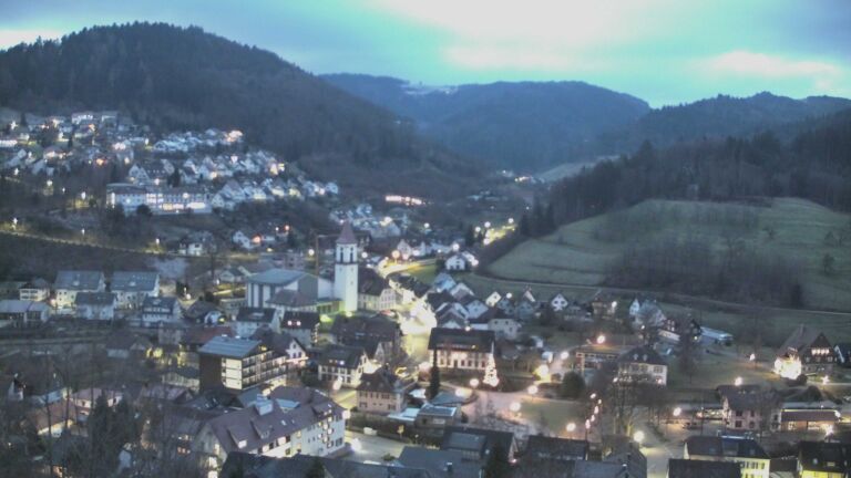 Dieses Bild zeigt eine Webcam-Aufnahme von Ottenhöfen, aufgenommen am Donnerstag, den 25.12.2025 um 07:40 Uhr