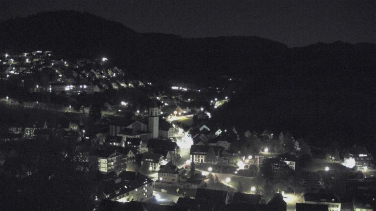 Dieses Bild zeigt eine Webcam-Aufnahme von Ottenhöfen, aufgenommen am Freitag, den 24.04.2026 um 23:30 Uhr