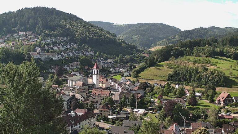 Dieses Bild zeigt eine Webcam-Aufnahme von Ottenhöfen, aufgenommen am Montag, den 22.06.2026 um 09:10 Uhr