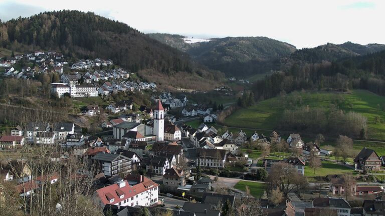 Dieses Bild zeigt eine Webcam-Aufnahme von Ottenhöfen, aufgenommen am Dienstag, den 31.03.2026 um 18:40 Uhr