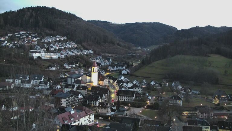 Dieses Bild zeigt eine Webcam-Aufnahme von Ottenhöfen, aufgenommen am Dienstag, den 03.02.2026 um 17:50 Uhr