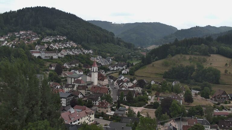 Dieses Bild zeigt eine Webcam-Aufnahme von Ottenhöfen, aufgenommen am Freitag, den 31.07.2026 um 15:00 Uhr
