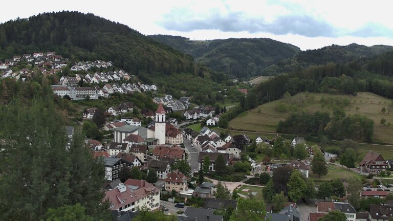 Dieses Bild zeigt eine Webcam-Aufnahme von Ottenhöfen, aufgenommen am Dienstag, den 01.09.2026 um 14:10 Uhr